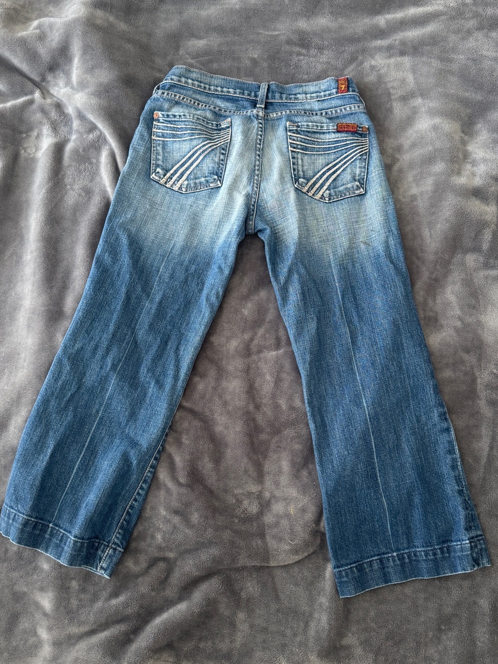 Seven Blue Washed Denim Capri Jeans with Contrast Stitching
